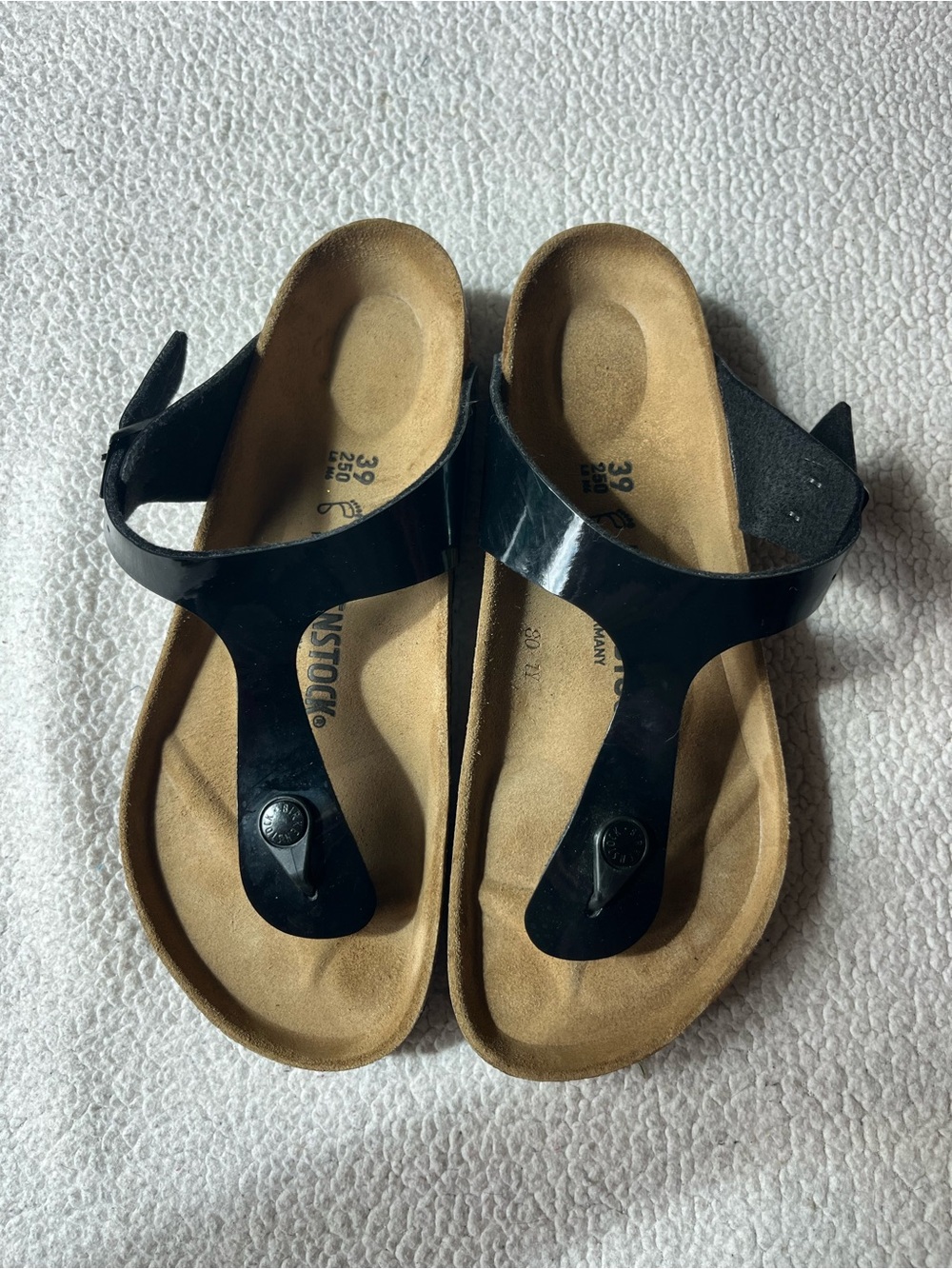 Birkenstock Gizeh Patent Sandals Black Womens 8